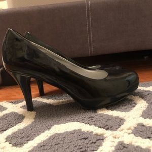 MINT CONDITION HEELS